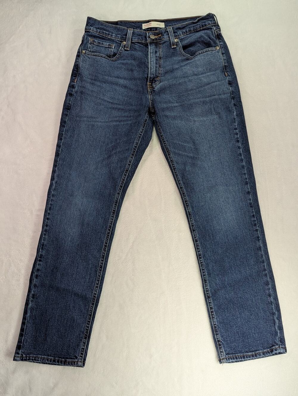 Signature by Levi Strauss Mens 30x30 Athletic Straight Leg Medium Wash Jeans